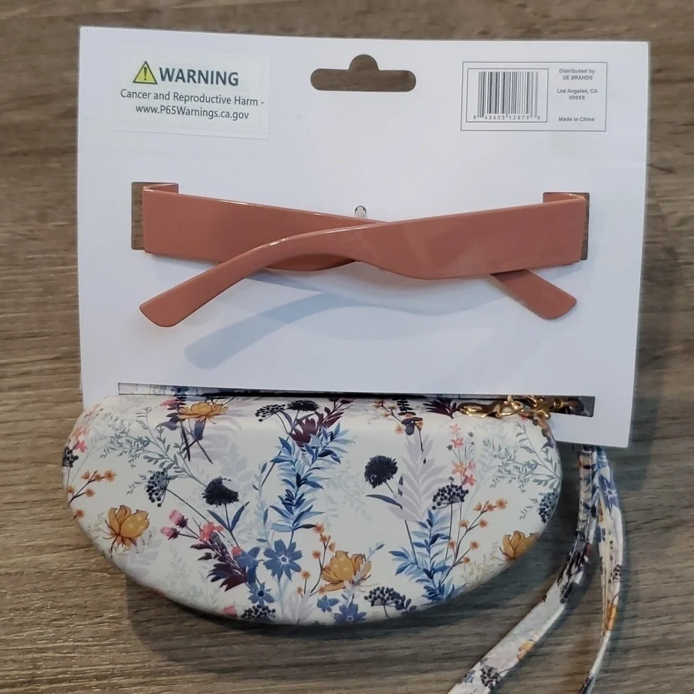 🐦NWT SUNGLASS SET WITH CASE